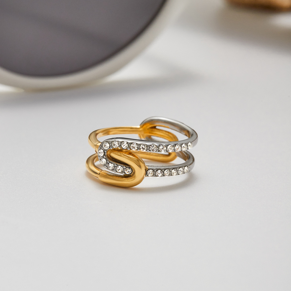 INTERLOCKING DUET TWO-TONE RING 29422