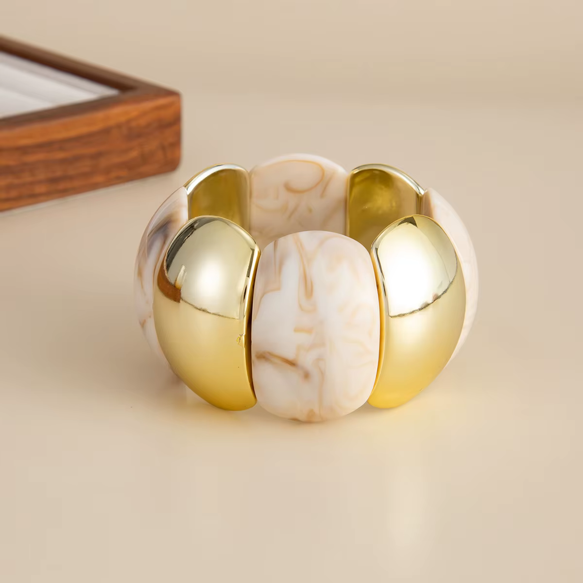 IVORY MARBLE & GOLD CHUNKY 2277