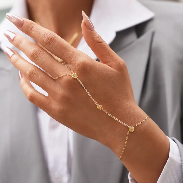 FOUR CLOVER HAND CHAIN 30268