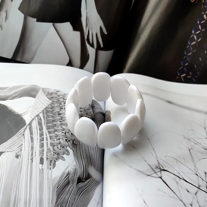 BLANC SCULPTURAL RESIN CUFF 29121